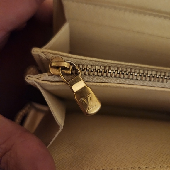 Louis Vuitton Damier Azur Portefeuille Sara Long Wallet - Picture 4 of 10